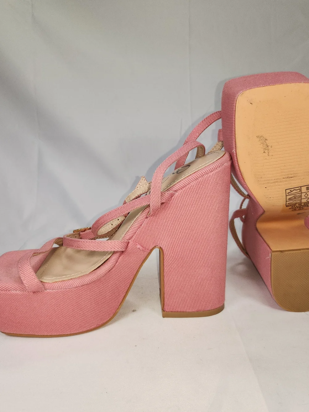 So Me straps gold square
